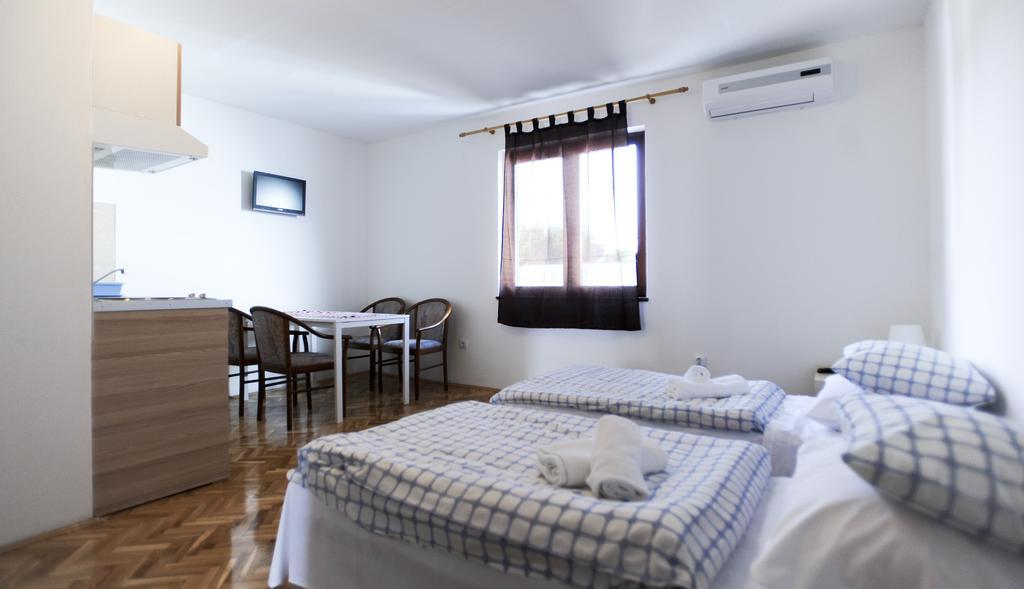 Apartments Deli Vrsi Szoba fotó